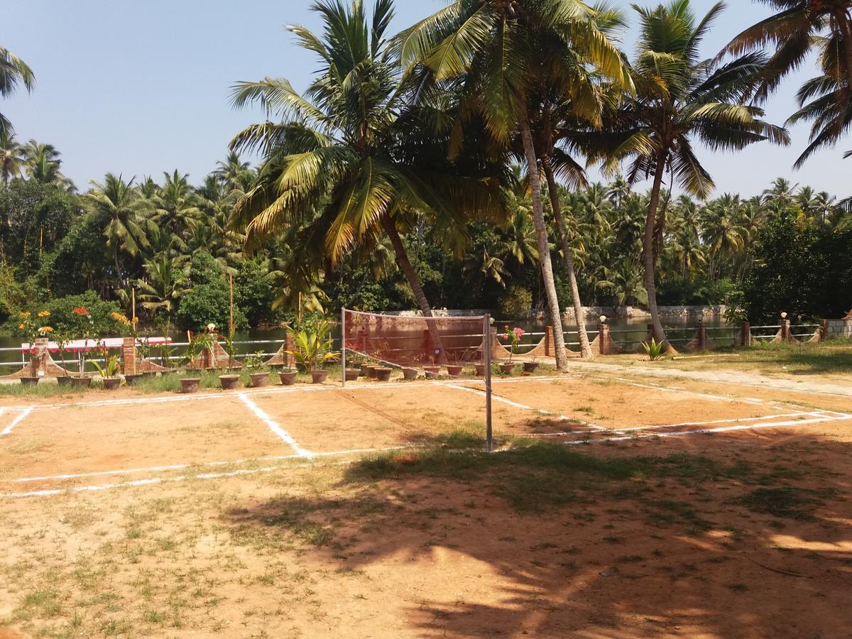 Travancore Island Resort Thiruvananthapuram Bagian luar foto